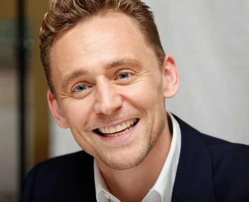 Tom_Hiddleston.webp